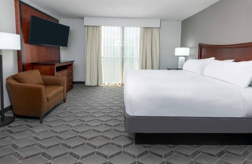 Park Central Hotel | Always a Great Idea To Unwind! 4 Comfortable Units, Indoor Swimming Pool!