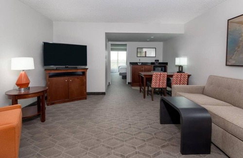 Park Central Hotel | Always a Great Idea To Unwind! 4 Comfortable Units, Indoor Swimming Pool!