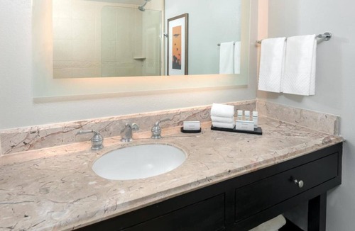 Park Central Hotel | Always a Great Idea To Unwind! 4 Comfortable Units, Indoor Swimming Pool!
