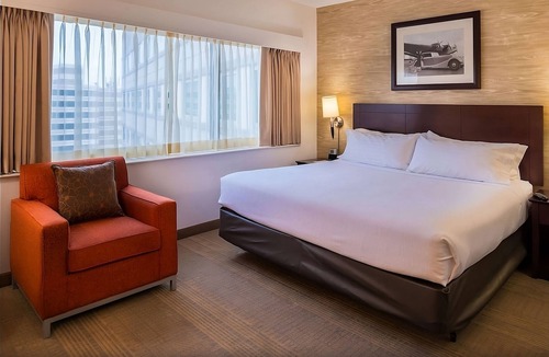 O'Hare Hotel | Always a Great Idea To Unwind! With Onsite Parking, Pets Allowed!