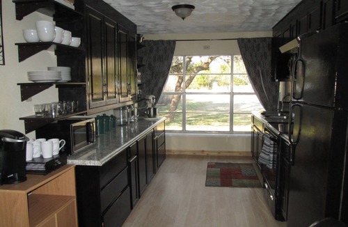Lake Brownwood House | Always Home In Texas Cabin with WiFi, and plenty of yard.