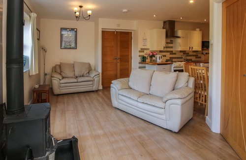 Mold Cottage | ALYN VIEW, pet friendly, with open fire in Llanarmon-Yn-Ial