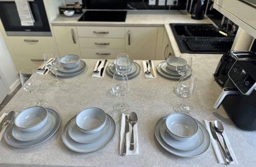 Colchester House | Ama comfort stay