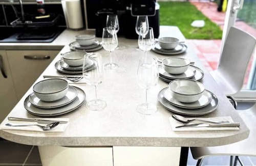 Colchester House | Ama comfort stay