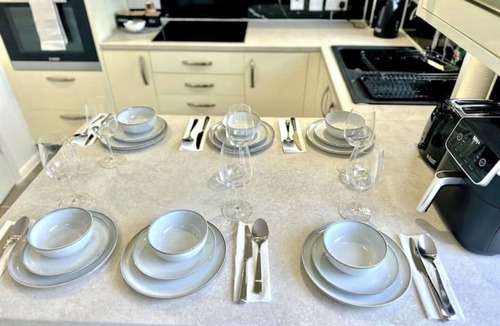 Colchester House | Ama comfort stay