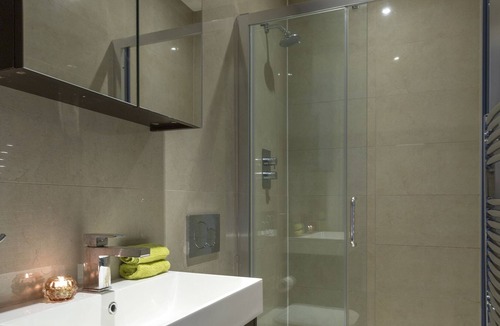 Bishopsgate Apartment | AMA SUITE 3 MDX\S - Brick Lane