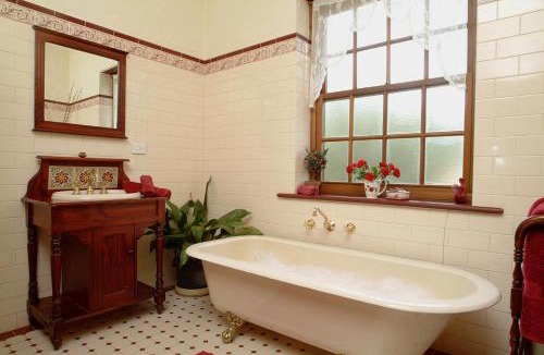 Kuitpo Bed & Breakfast | Amanda's Cottage 1899