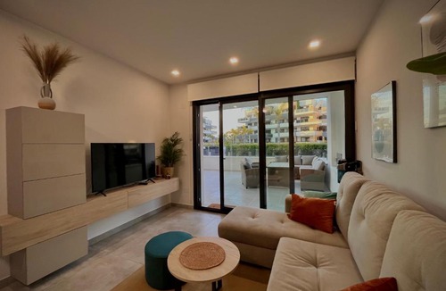 Flamenca Beach Apartment | Amanecer De'Luxe Apartment