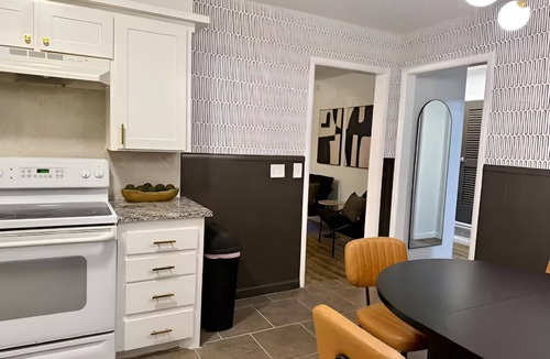 Lubbock House | Amani Luxury Retreat - Hot Tub