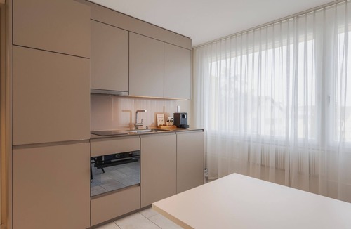Glattbrugg Hotel | Amanthos Living Zürich Airport (Self Check In)