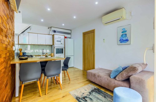 Podimoc Villa | Amara Cottage - BeachFront gem with a heated pool up to five guests by MyWaycation