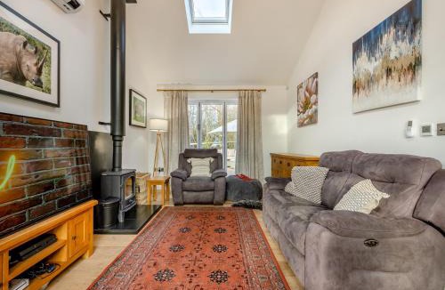 Brimpsfield House | Amaranth