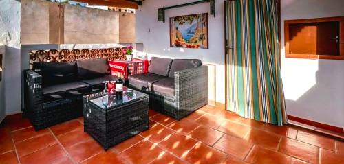 Callosa d' En Sarria House | Amarilla