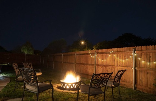 Amarillo House | Amarillo Home >3BR,2BA,garage, yard, fireplace, fire pit.