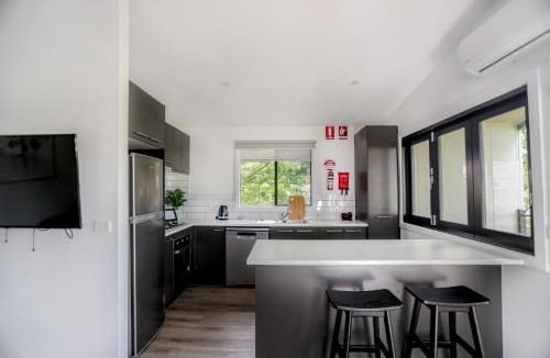 Cowes Hotel | Amaroo Park