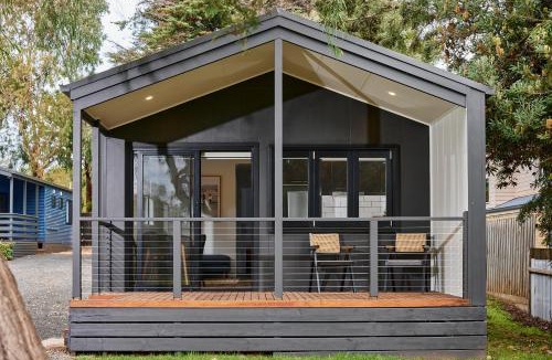 Cowes Hotel | Amaroo Park