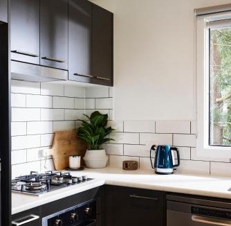 Cowes Hotel | Amaroo Park