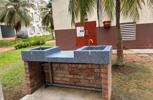 Baharu Apartment | Amaryllis guest house PD