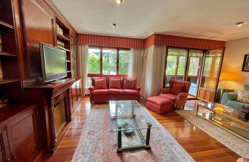 Begona Apartment | Amatxo Maitia - Large movie apartment.