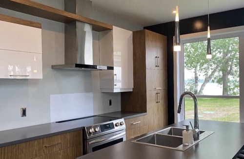 Saint-Timothee House | Amazing waterfront