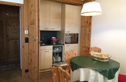 Samedan Apartment | Amazing 1-bedroom apartment in Samedan