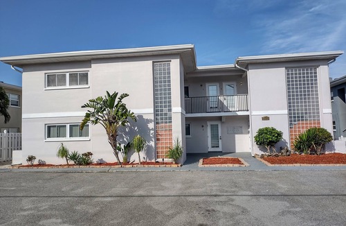 Capri Isle Condo | Amazing 1B/1B Waterview, main level Apt. AS3