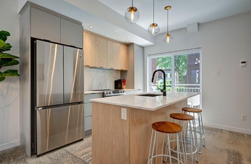 Pointe-Saint-Charles Apartment | Amazing 1Bedroom Great Location presented by TripMontreal