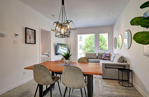 Pointe-Saint-Charles Apartment | Amazing 1Bedroom Great Location presented by TripMontreal
