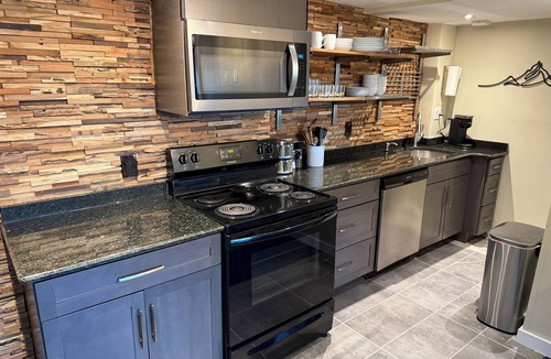 Snowshoe Condo | Amazing 2 Bed/2 Bath Ski-In & Ski-Out with Night Skiing. Sleeps 8 comfortably