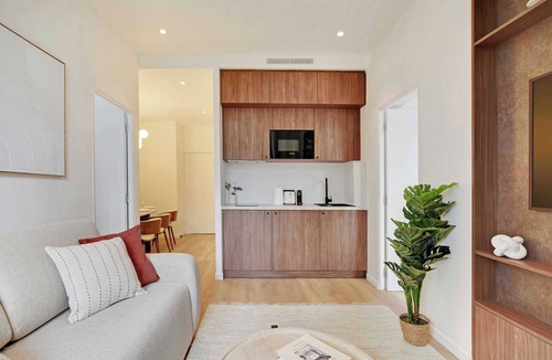 Quartier de la Chapelle Apartment | Amazing 2-bedroom apartment with AC in lively Paris