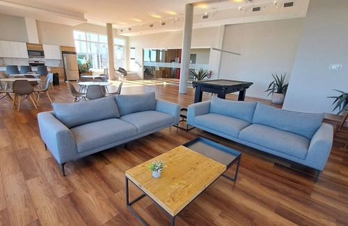 Laval Condo | Amazing - 2 Bedroom Condo - with POOL and GYM