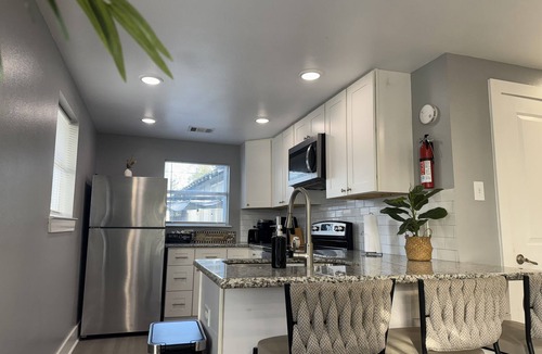 Greater East End House | Amazing 2-bedroom house in beautiful Houston with AC