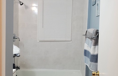 Cove - East Side - Shippan Condo | Amazing 2 bedrooms apartment 3 beds and walking distance to Cove Beach