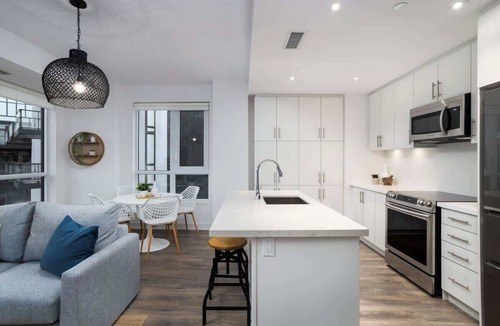 Innisfil Condo | Amazing 2BR/2BA Resort Condo w/Balcony & Parking!