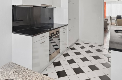 Seefeld Apartment | Amazing 2BR near Lake - Flower 33