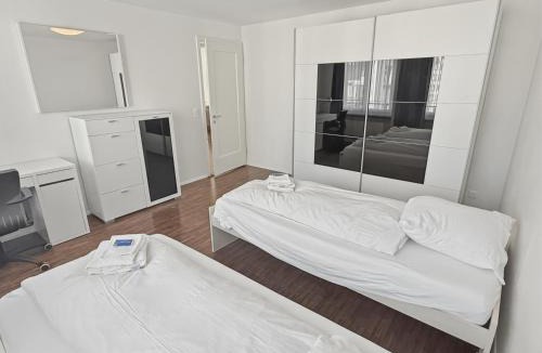 Seefeld Apartment | Amazing 2BR near Lake - Flower 33