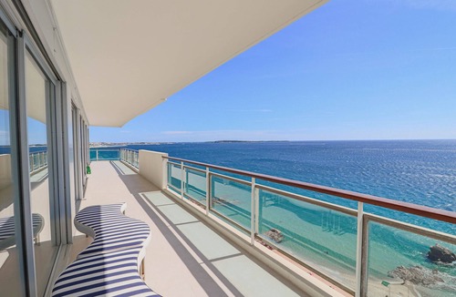 Cannes La Bocca Apartment | Amazing 3-BDR | Panoramic Sea Views
