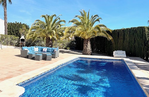 Quesada Villa | Amazing 3-bed Villa with Private Pool, nr sandy Beach and Golf, Wi-Fi