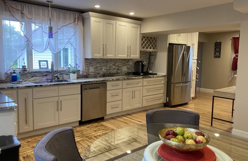 Salisbury Apartment | Amazing 3 bedroom apt&porch 1.8 miles from Beach 45 minutes driving to Salem MA