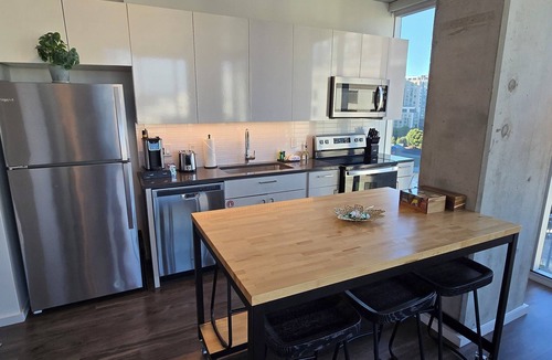 Music Row Apartment | Amazing 3BR/3BA - VIP 5-Star - Music Row Retreat