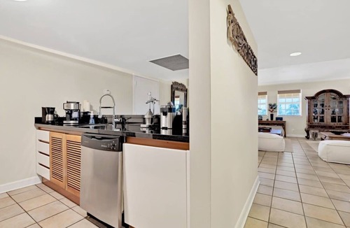 South Beach Apartment | Amazing 3BR direct oceanfront PH by YouRent!