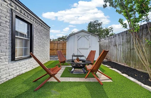 Sugar Land House | Amazing 4-bedroom, 3-bathroom house with tons of amenities in Sugar Land.