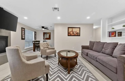 Sugar Land House | Amazing 4-bedroom, 3-bathroom house with tons of amenities in Sugar Land.