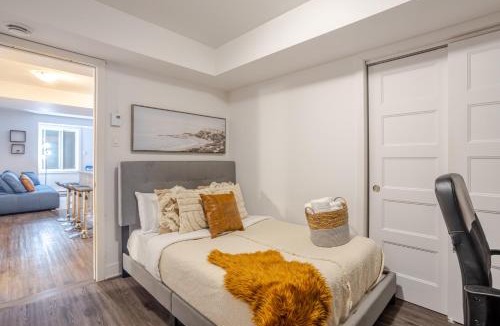 Griffintown Apartment | Amazing 4 Bedroom Unit in Downtown