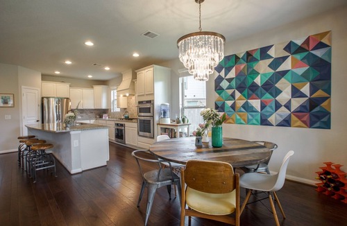 Tomball House | AMAZING 4 BR home w NEW pool & sunken fire pit!