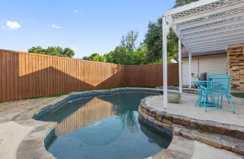 Cowley House | Amazing 4Br 2Ba Single-story Home with Pool