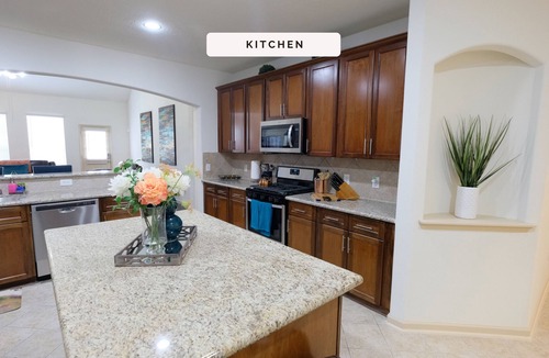 Clodine House | Amazing 6 Bedrooms, 4 Baths, Richmond, Houston, Katy, Sugarland Area.