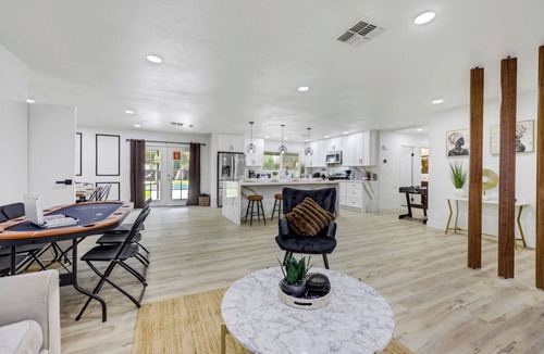 Paradise Villa | Amazing! 6BR 3BT huge yard & pool stay with style!