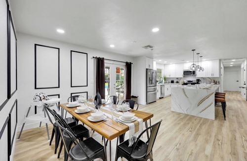 Paradise Villa | Amazing! 6BR 3BT huge yard & pool stay with style!