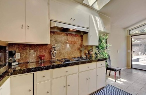Pemberton Heights House | Amazing and centrally located summer oasis with a Mid-century modern feel